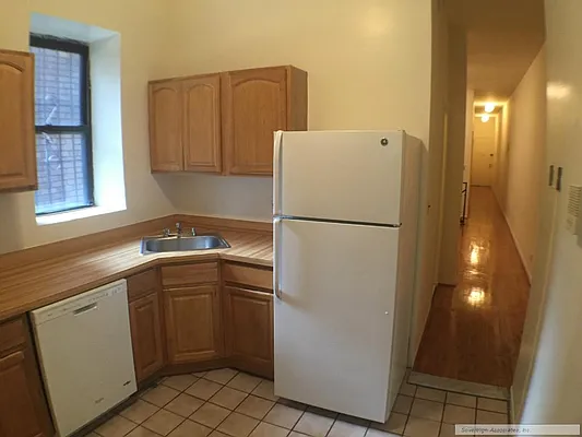 Rented by Sovereign Associates | media 52