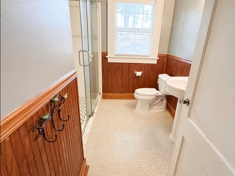 732 Broadway — Photo 14