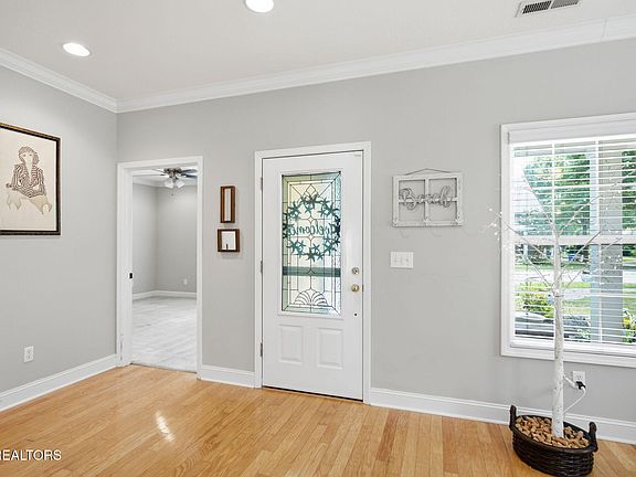 5th image of 120 Fortenberry St