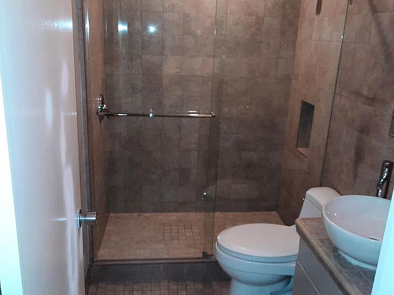 3rd image of 5005 N Roosevelt Ave