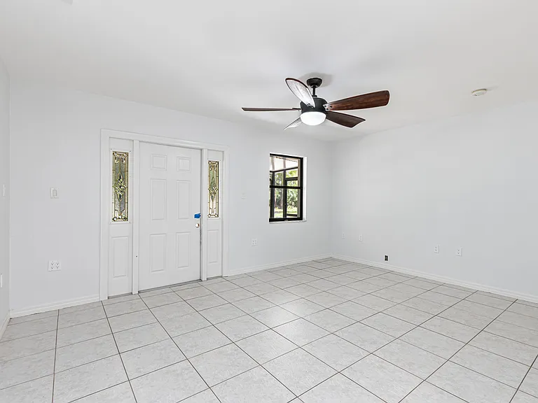 1750 Washburn Ave — Photo 7