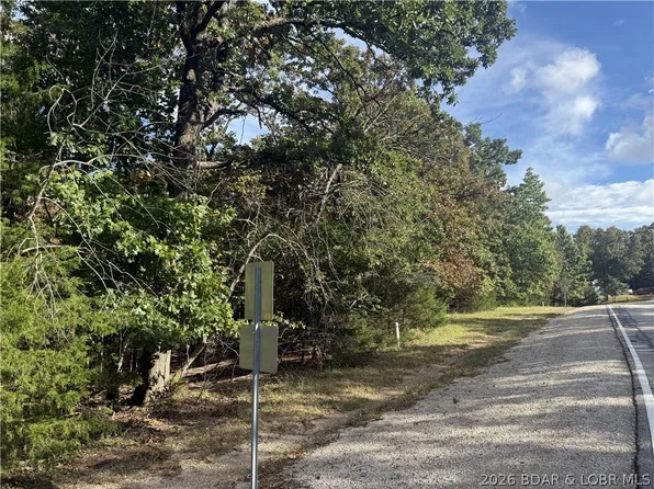 453 Linn Creek Rd, Lake Ozark, MO 65049
