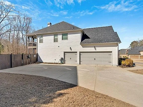 5 bed, 3490 sqft, $4,190 — Photo 4
