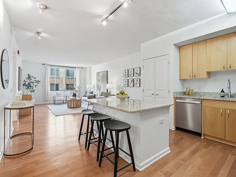440 L St NW #809 — Photo 2