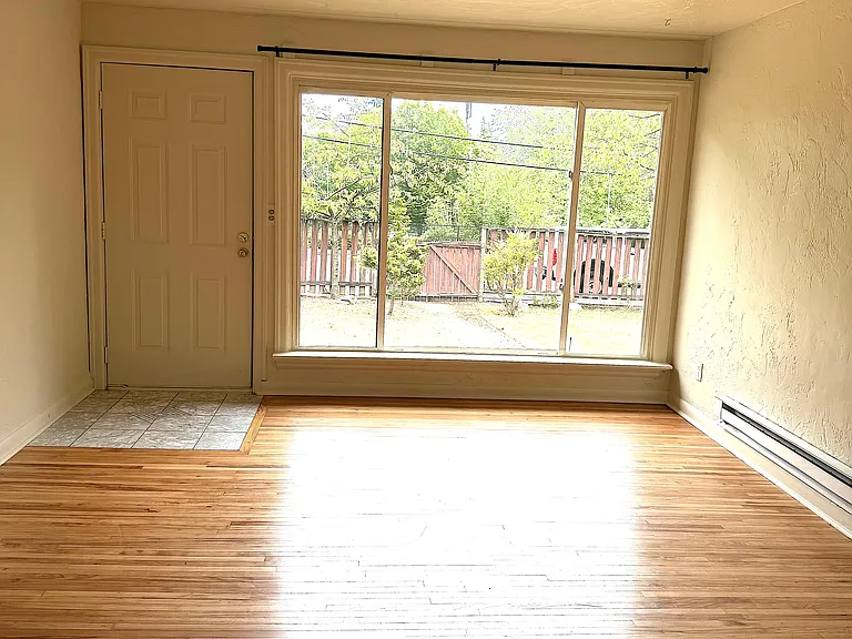 13507-13509 1st Ave NE #1 — Photo 13
