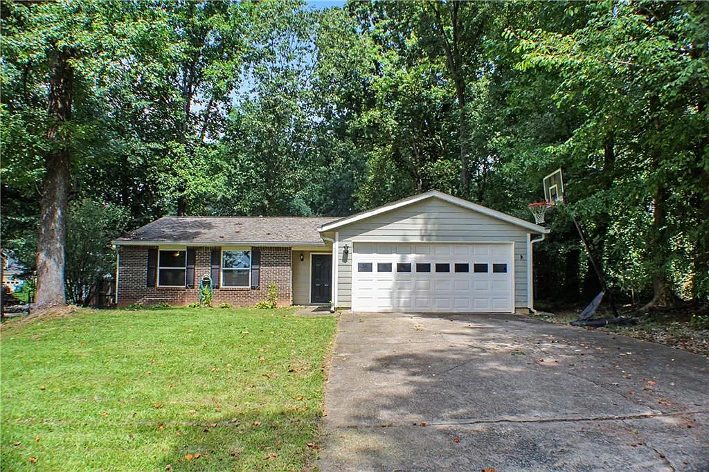 3 bed, 2.0 bath, 1461 sqft, $2,050 — Photo 3