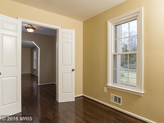 4th image of 925 Holly Blossom Ct