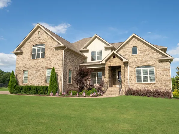 302 Kelsey Grace Pl, Mount Juliet, TN 37122