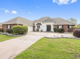 6318 Summerlin Dr, Zachary, LA 70791