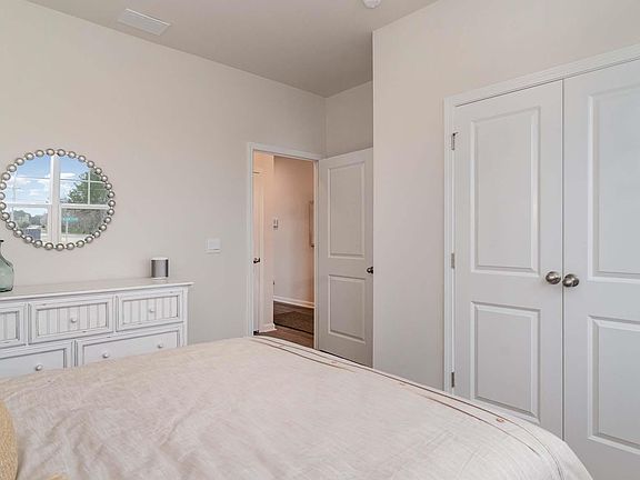 3rd image of 152 Horatio Ln
