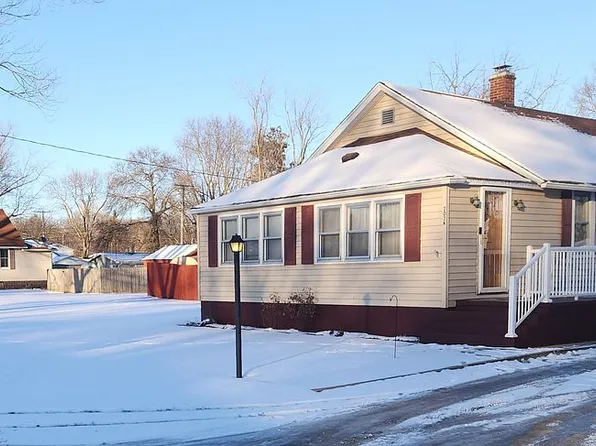 202 N Pollard Ave, Manito, IL 61546