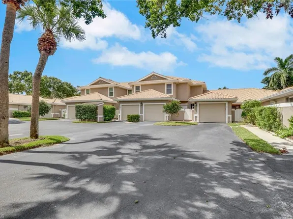 351 Emerald Bay CIR #R7, NAPLES, FL 34110
