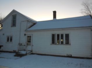 305 W Randolph St, Roanoke, IL