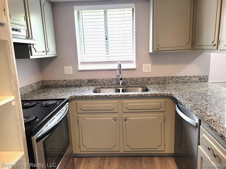 18425 Alta Vista Dr — Photo 8
