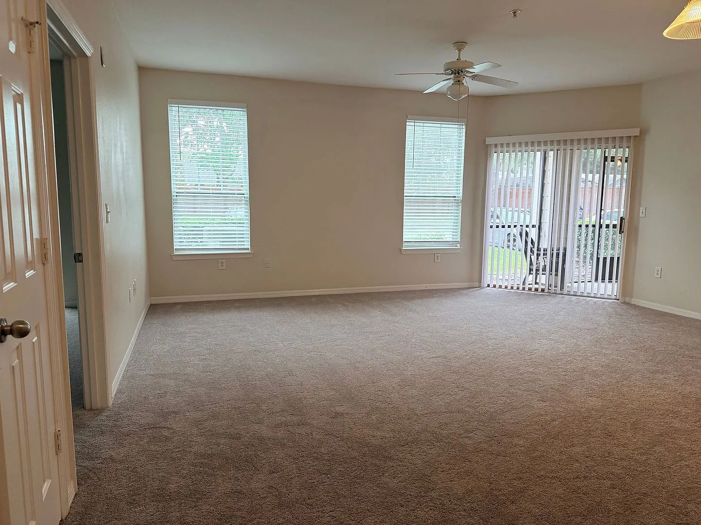 2025 Erving Cir — Photo 3