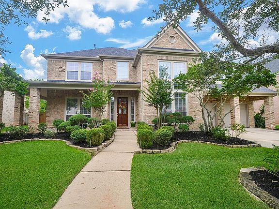 3rd image of 1718 Lake Charlotte Ln