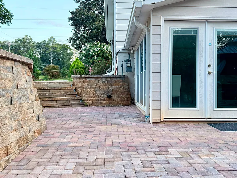 2836 E Mount Tabor Cir — Photo 16