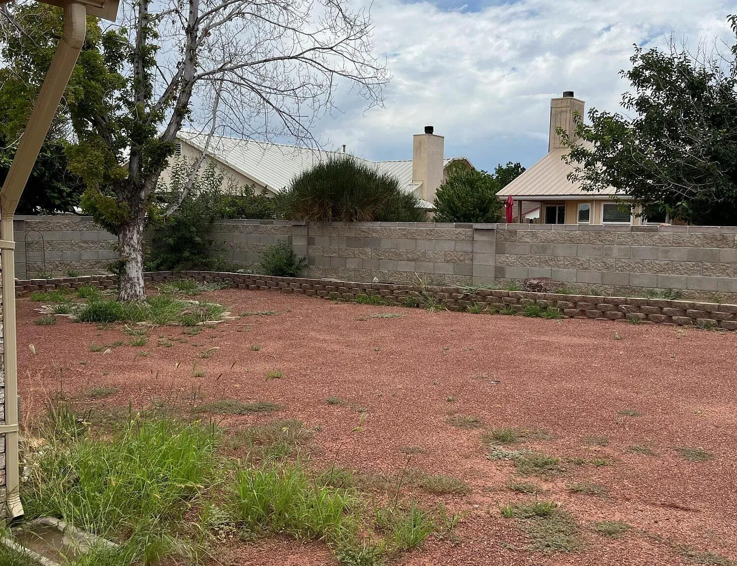 3 bed, 2.0 bath, 1140 sqft, $2,200 — Photo 4