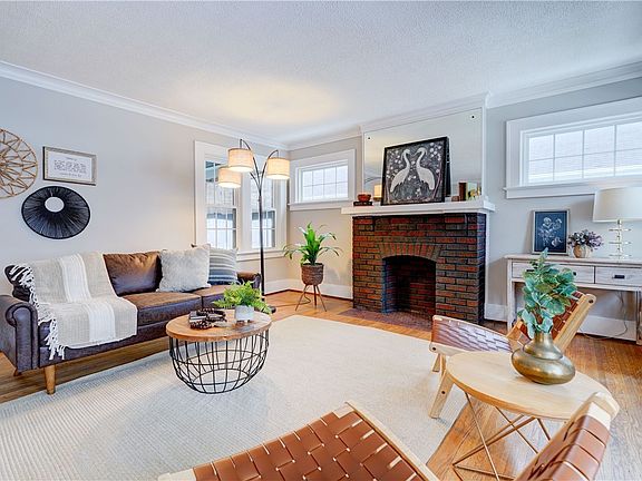 3rd image of 2340 Titus Ave