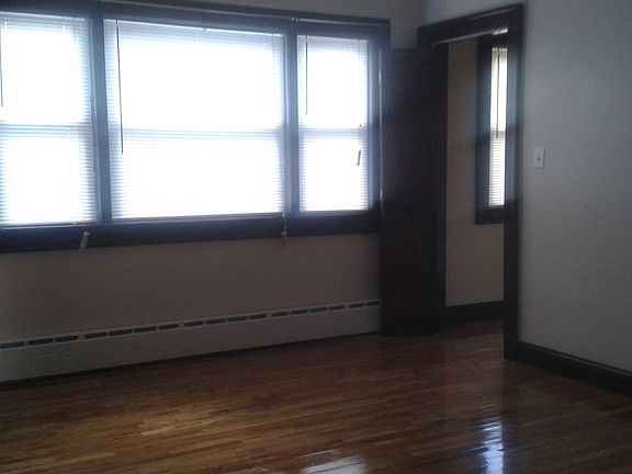 5th image of 486 Pavonia Ave APT 1