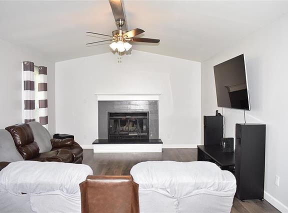 5th image of 3 Sullivan Oaks Pl