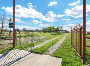 1804 S Santa Clara Rd, Marion, TX 78124