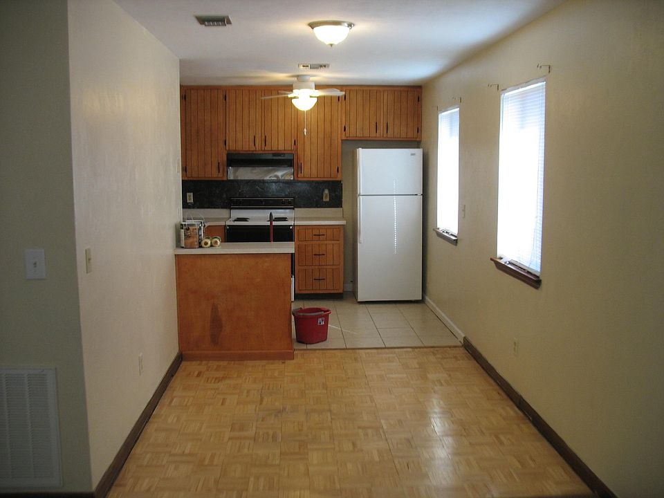 2nd image of 285 Dixie Dr APT A4