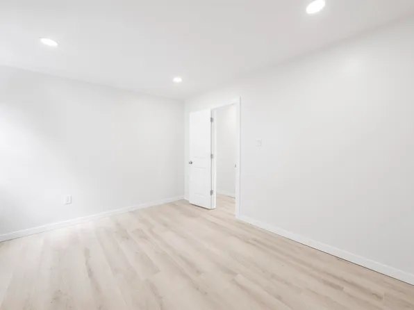 600 67th Street image 12 of 29