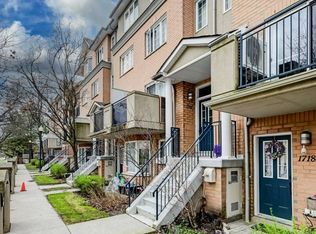 28 Sommerset Way #1716, Toronto, ON M2N6W7