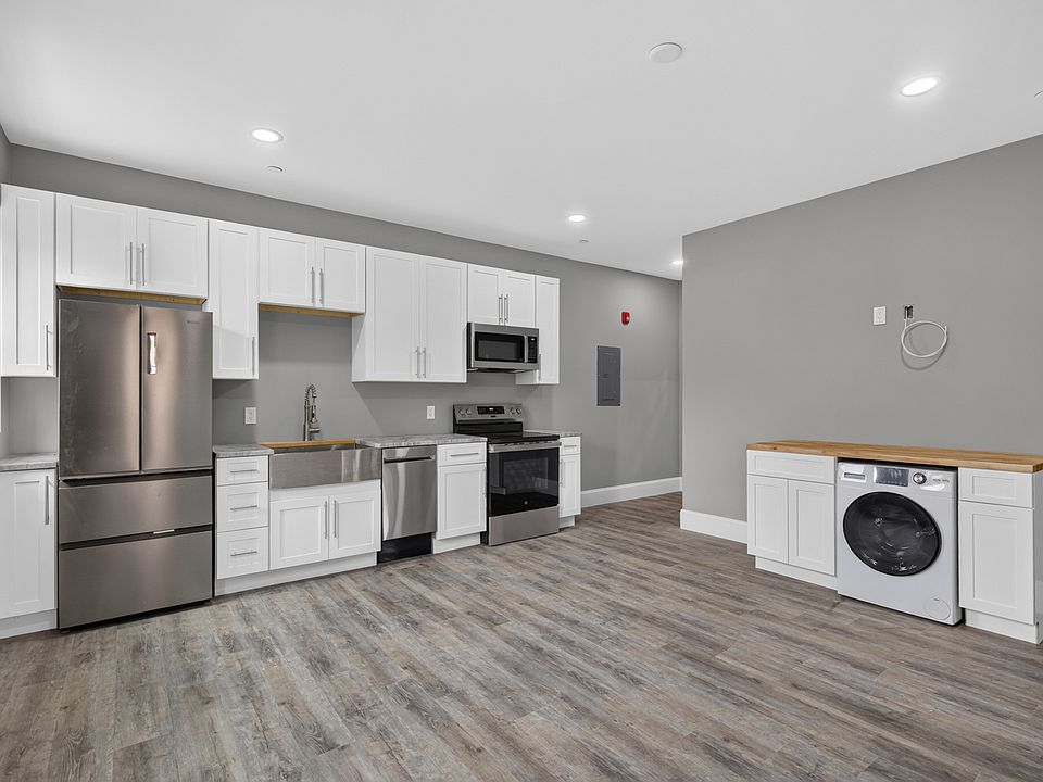 1st image of 5 Main St #202