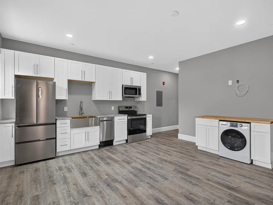 5 Main St #202