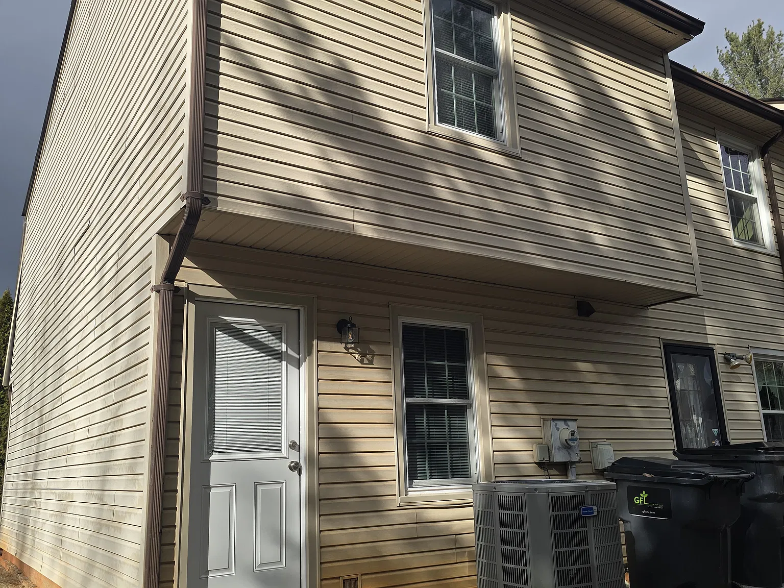 2 bed, 864 sqft, $1,200 — Photo 3