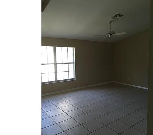 5th image of 1319 SW 35th Ter