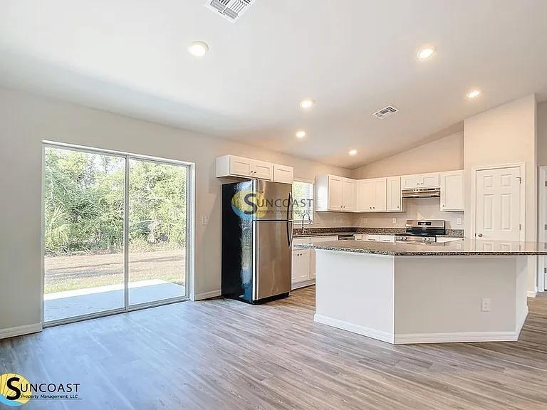17389 Tyler Ave — Photo 8