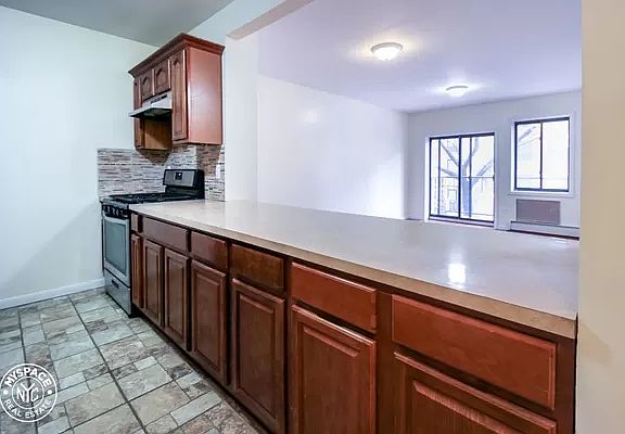 2nd image of 1002 Willoughby Ave APT 2