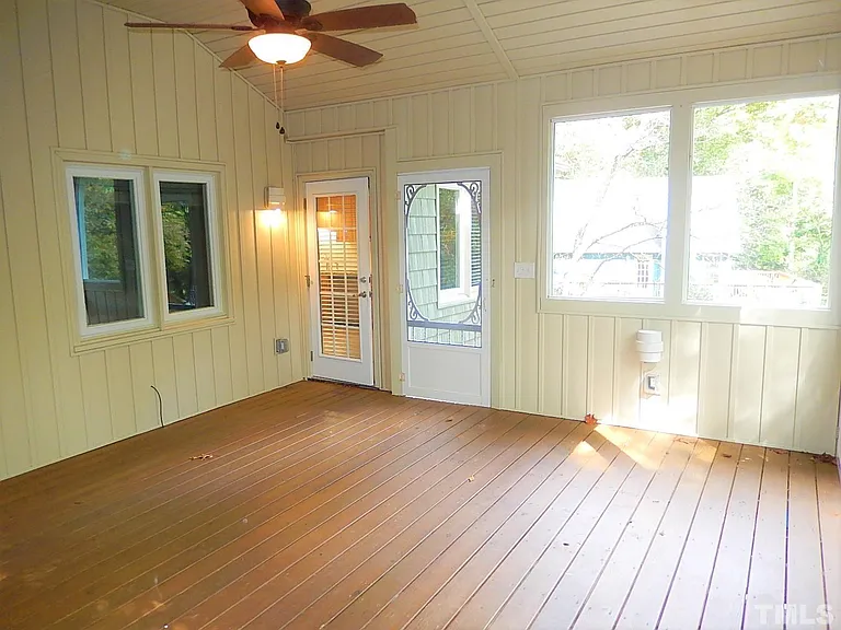 6704 Winding Trl — Photo 23