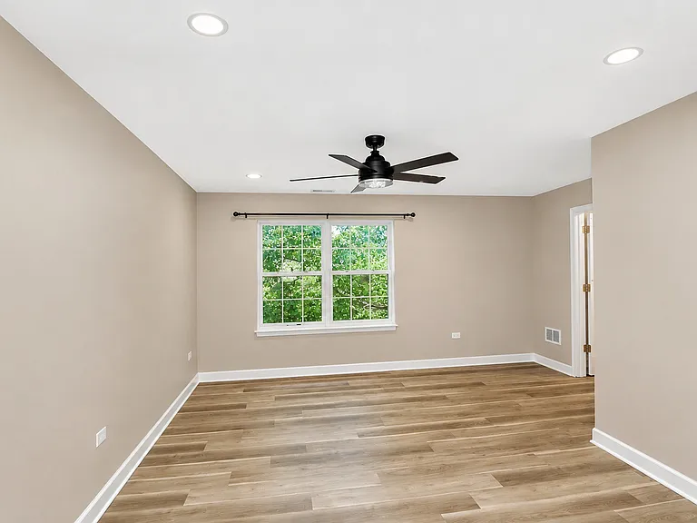 651 Lancaster Cir — Photo 21