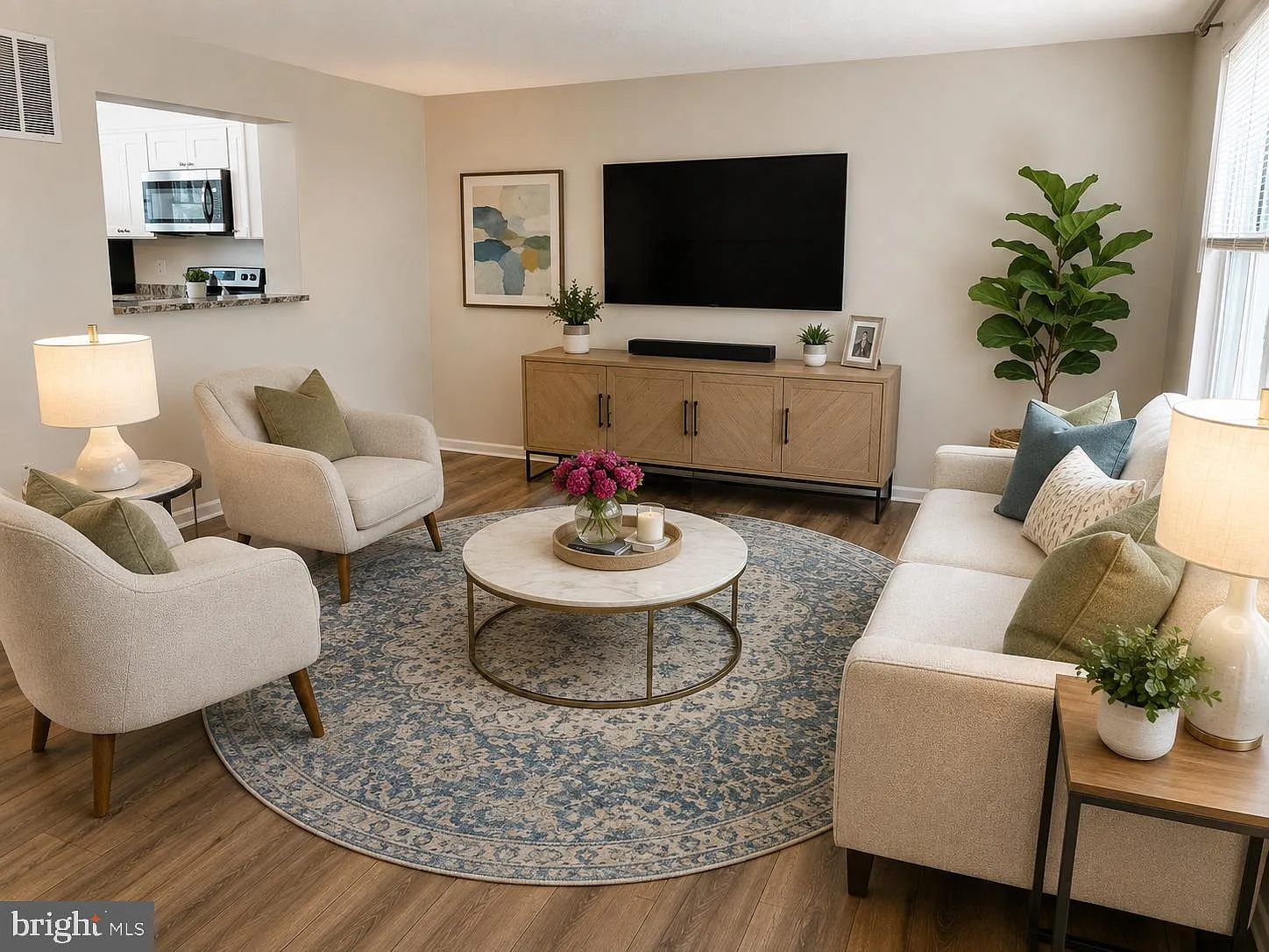 3 bed, 1.5 bath, 1120 sqft, $2,700 — Photo 1
