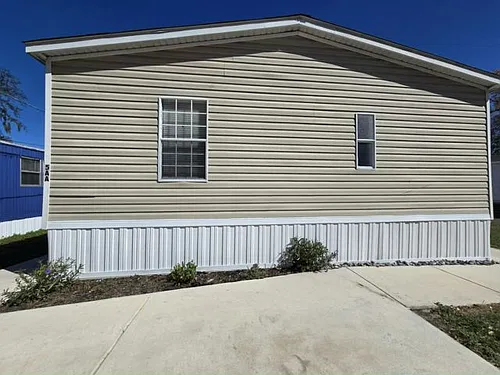 18118 N US Highway 41 Photo 1