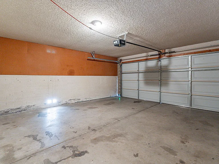 6413 S College Ave — Photo 18