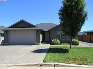 131 Braxton Ct, Roseburg, OR 97471