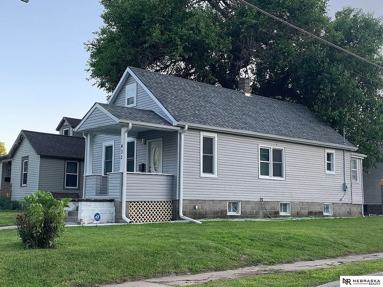 2 bed, 1100 sqft, $1,700 — Photo 2