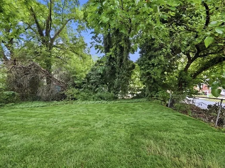 154 Lawton St SW — Photo 24
