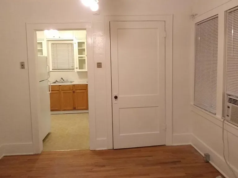 840 S Flood Ave — Photo 6