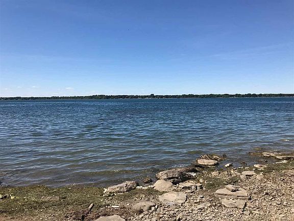 3rd image of 226 River Dr