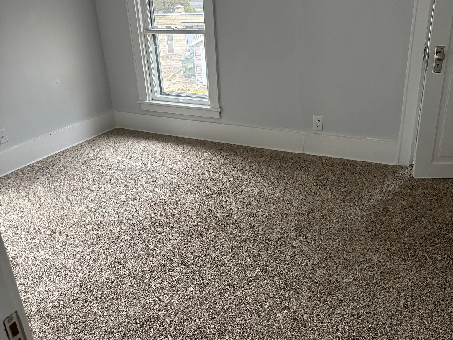 4 bed, 2000 sqft, $1,950 — Photo 4