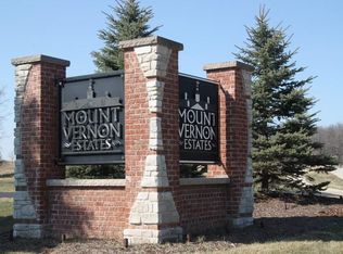 1012 Mount Vernon Dr, Hartford, WI 53027