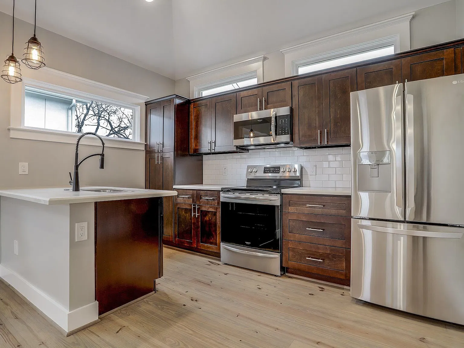 1 bed, 1.0 bath, $1,925 — Photo 4