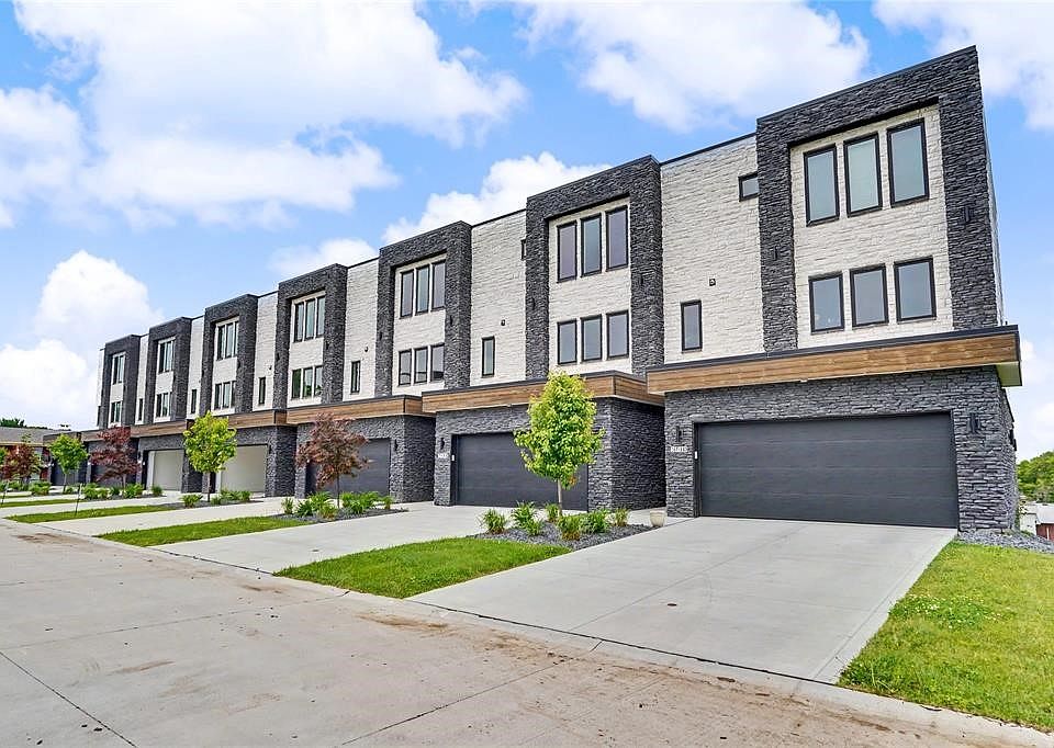 1st image of 2736 Fleur Dr