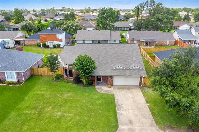 1st image of 907 Inverery Dr